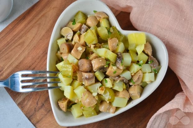 Картопляний салат з грибами – простий і смачний рецепт з фото (покроково)