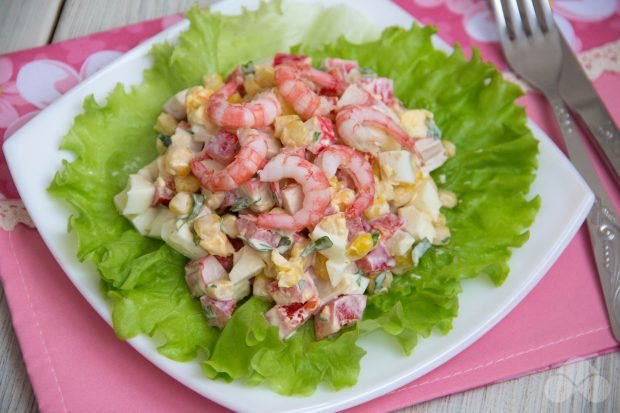 Крабовий салат з креветками – простий і смачний рецепт з фото (покроково)