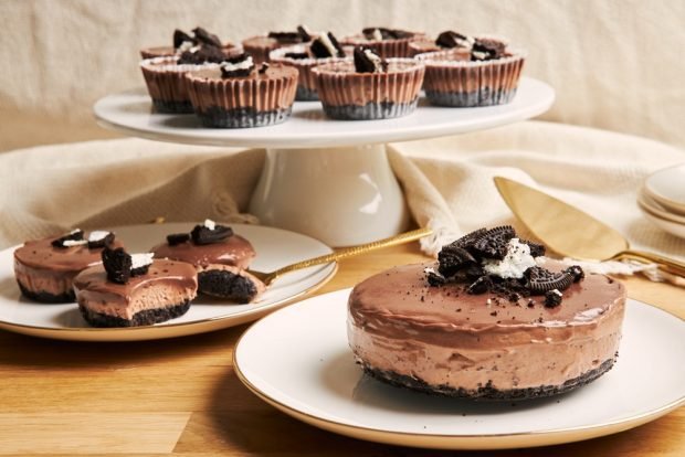 Шоколадний чізкейк без випічки – простий і смачний рецепт, як приготувати покроково
