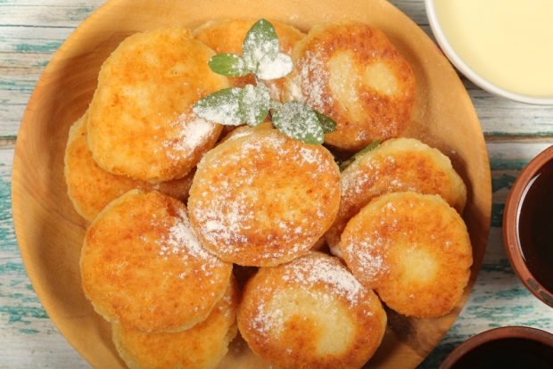 Сирники з персиками – простий і смачний рецепт, як приготувати покроково