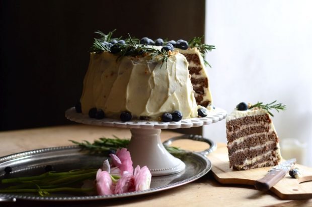 Черемховий торт з масляним кремом – простий і смачний рецепт, як приготувати покроково