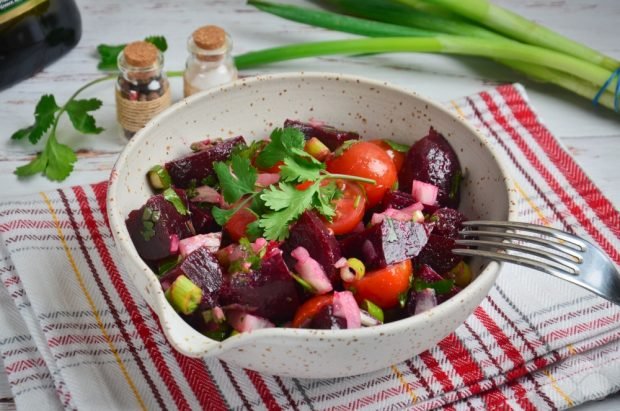 Салат з буряком і помідорами черрі – простий і смачний рецепт з фото (покроково)