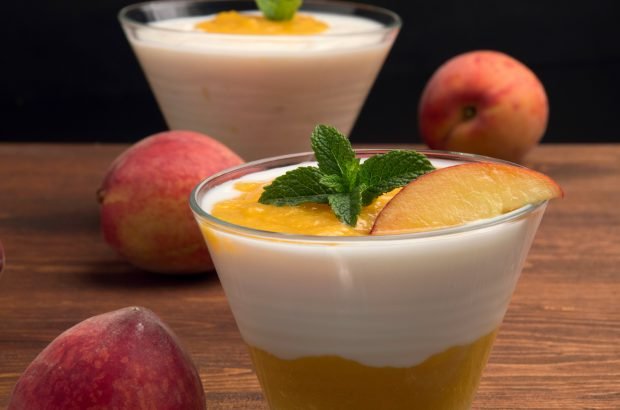 Панна-котта з персиками – простий і смачний рецепт, як приготувати покроково