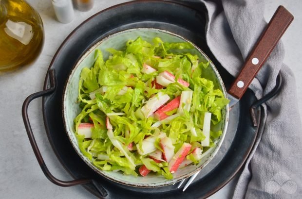 Швидкий салат з пекінською капустою і крабовими паличками – простий і смачний рецепт з фото (покроково)