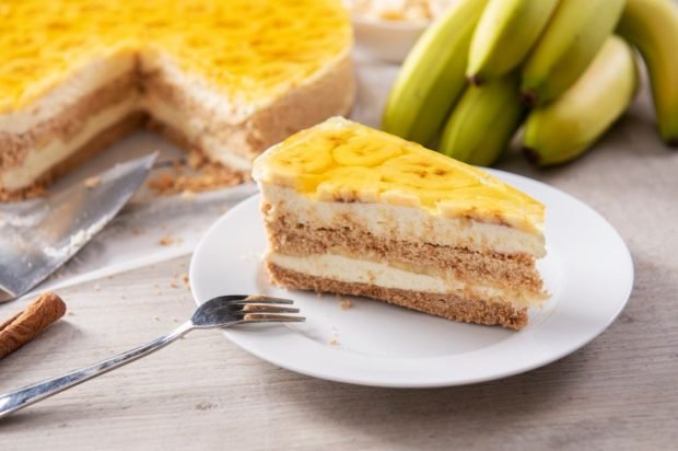 Банановий торт з сирним кремом і желе – простий і смачний рецепт, як приготувати покроково