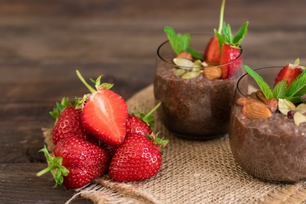 Шоколадно-полуничний мус – простий і смачний рецепт, як приготувати покроково