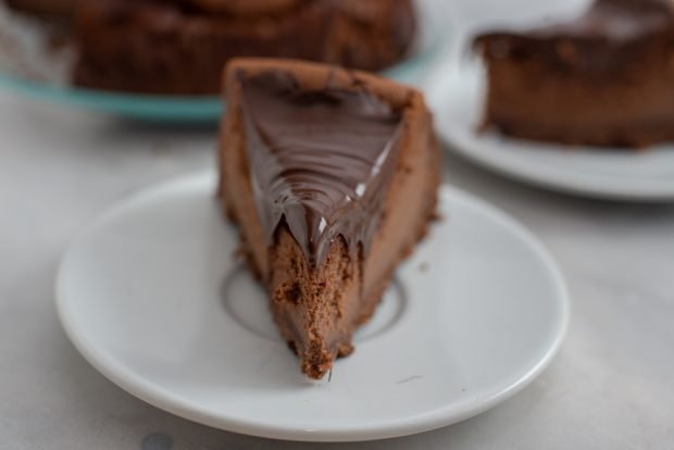 Шоколадний чізкейк – простий і смачний рецепт, як приготувати покроково
