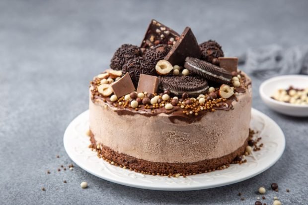 Мусовий торт з шоколадною глазур'ю – простий і смачний рецепт, як приготувати покроково