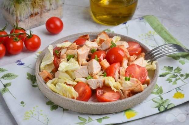 Салат з пекінської капусти, курки і помідорів чері-простий і смачний рецепт з фото (покроково)