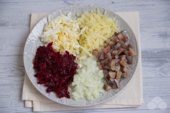 Селедка под шубой «Ленивая» – фото приготовления рецепта, шаг 1