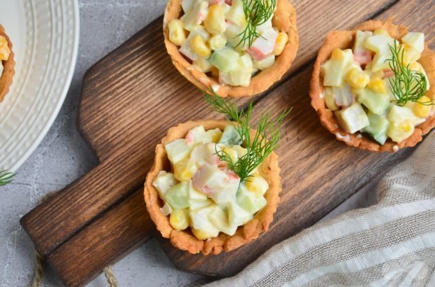Крабовий салат в тарталетках – простий і смачний рецепт з фото (покроково)