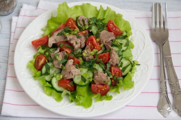 Овочевий салат з печінкою тріски – простий і смачний рецепт з фото (покроково)