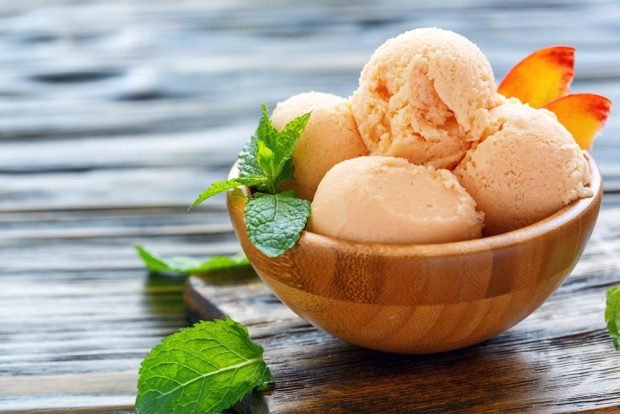 Персикове морозиво – простий і смачний рецепт, як приготувати покроково