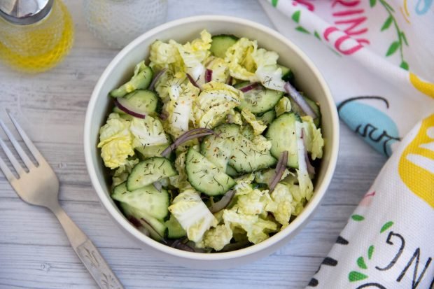 Салат з пекінської капусти з огірками – простий і смачний рецепт з фото (покроково)