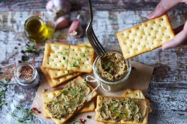 Паштет з курячої печінки з грибами – простий і смачний рецепт, як приготувати покроково