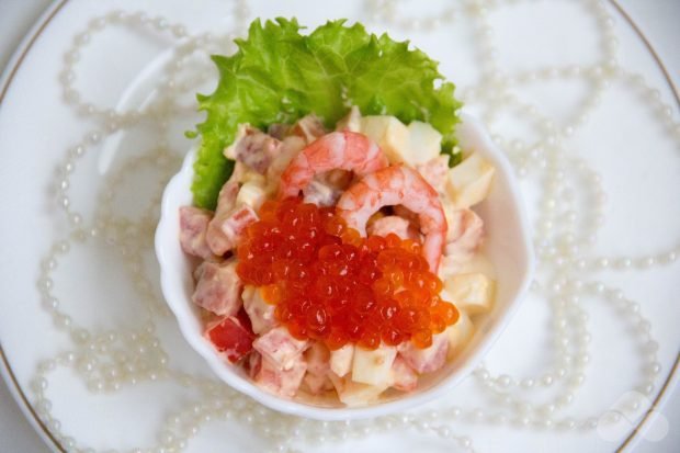Салат з морепродуктами, яйцями і помідорами – простий і смачний рецепт з фото (покроково)