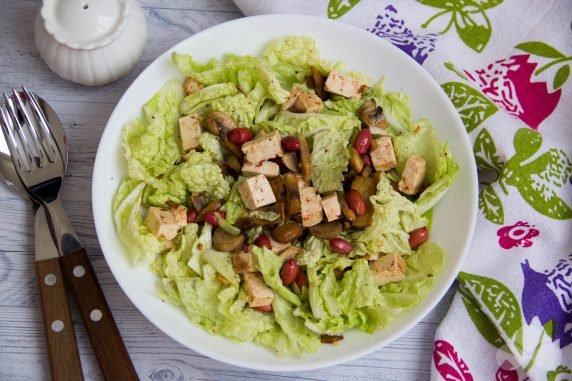 Салат с тофу, грибами и пекинской капустой – фото приготовления рецепта, шаг 4