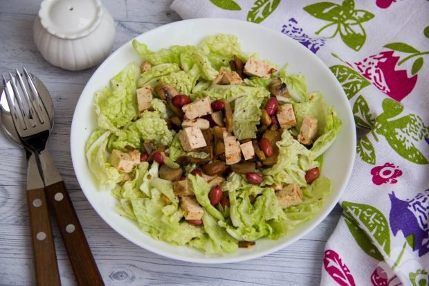 Салат з тофу, грибами і пекінською капустою – простий і смачний рецепт з фото (покроково)