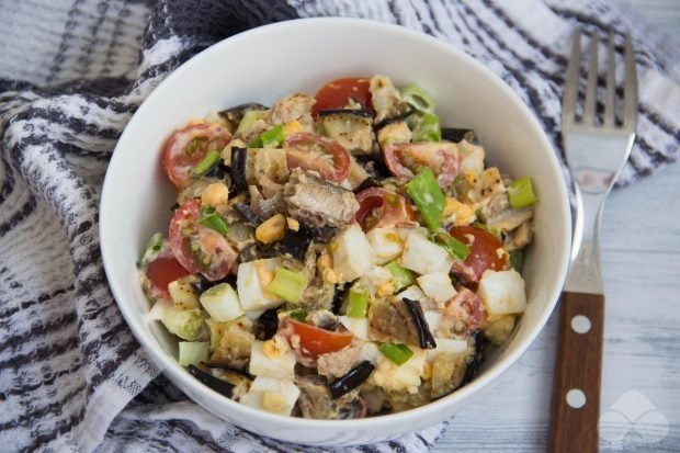 Салат з баклажанами, яйцями і шпротами – простий і смачний рецепт з фото (покроково)