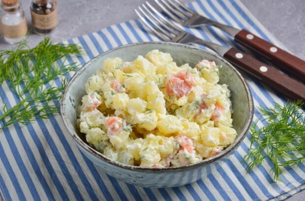Картопляний салат з лососем – простий і смачний рецепт з фото (покроково)
