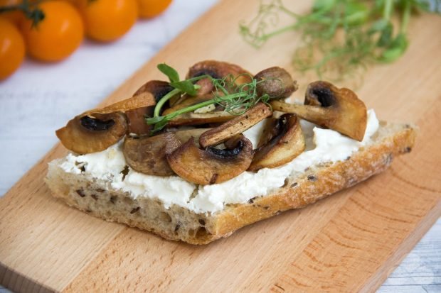Бутерброди з грибами – простий і смачний рецепт з фото (покроково)