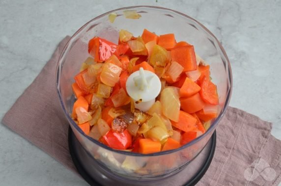 Паштет из куриного филе с овощами – фото приготовления рецепта, шаг 3