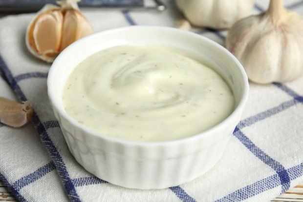Часниковий соус для шаурми – простий і смачний рецепт, як приготувати покроково