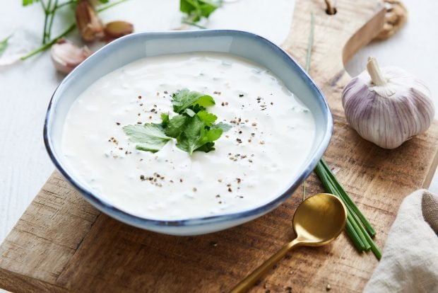 Часниковий соус для курки – простий і смачний рецепт, як приготувати покроково