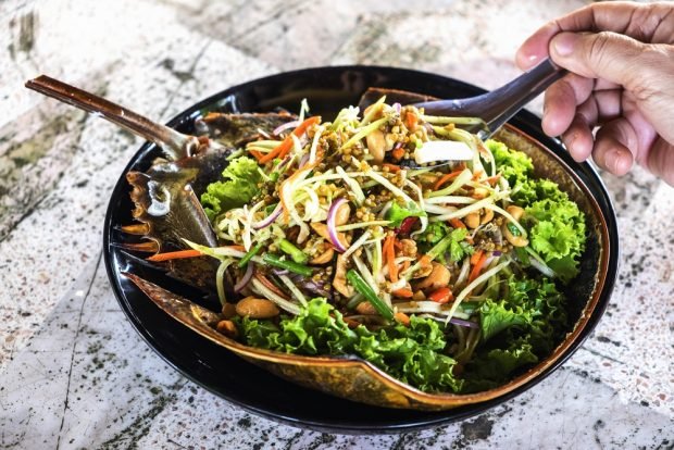 Салат з мідіями і крабовим м'ясом – простий і смачний рецепт, як приготувати покроково