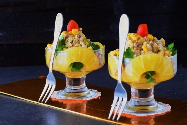 Коктейльний салат з куркою і ананасом – простий і смачний рецепт, як приготувати покроково