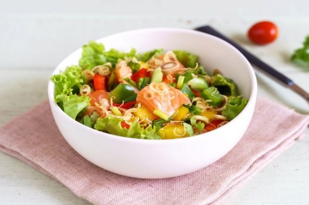 Салат з червоною рибою, овочами і манго-простий і смачний рецепт, як приготувати покроково