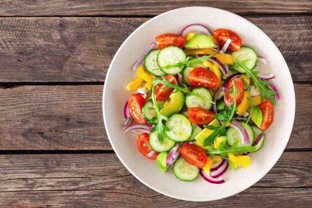 Салат з авокадо, помідорами і огірками – простий і смачний рецепт, як приготувати покроково