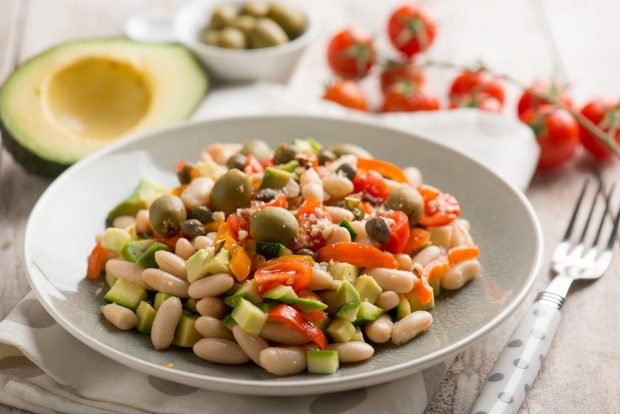 Салат з авокадо, квасолею і оливками – простий і смачний рецепт, як приготувати покроково