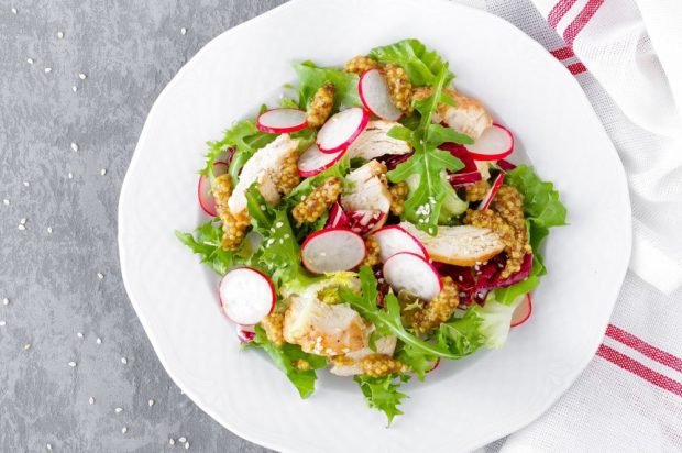 Салат з м'ясом, редискою і зеленню – простий і смачний рецепт, як приготувати покроково