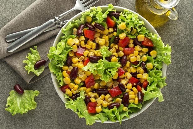 Салат з кукурудзою і червоною квасолею в мексиканському стилі – простий і смачний рецепт, як приготувати покроково