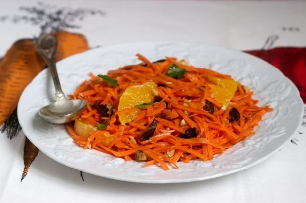 Вітамінний салат з морквою, чорносливом і апельсином – простий і смачний рецепт, як приготувати покроково