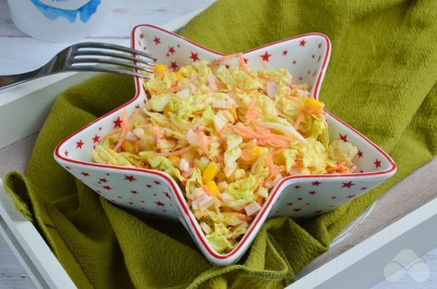 Дієтичний капустяний салат з морквою і крабовими паличками – простий і смачний рецепт з фото (покроково)