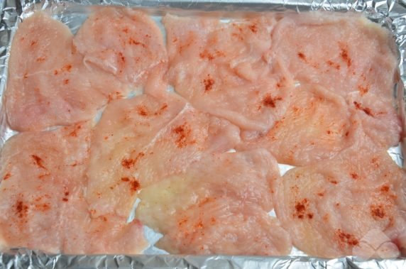 Куриные отбивные с помидорами и сыром в духовке – фото приготовления рецепта, шаг 1