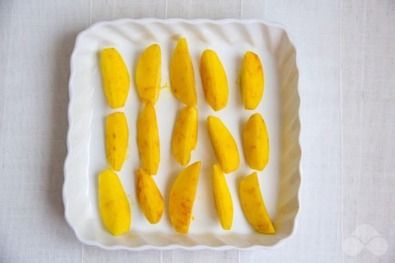 Картофель по-деревенски с имбирем и куркумой – фото приготовления рецепта, шаг 3