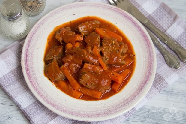 Телятина, тушкована з морквою і цибулею – простий і смачний рецепт з фото (покроково)