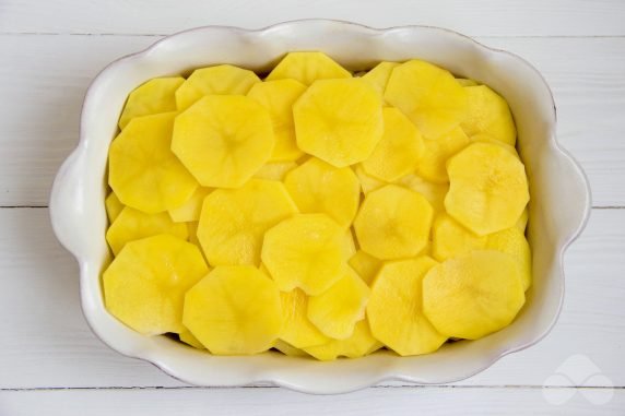 Картофельная запеканка с курицей и сливками – фото приготовления рецепта, шаг 2