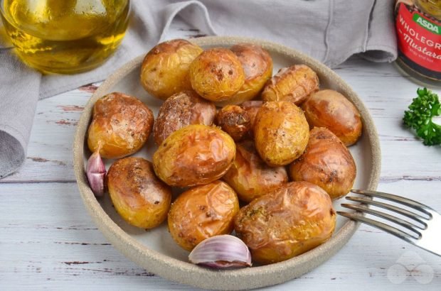 Молода картопля по-селянськи-простий і смачний рецепт з фото (покроково)
