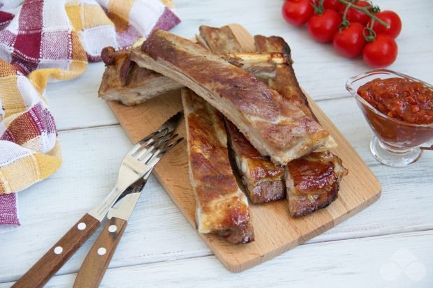 Свинячі реберця, запечені в медово-соєвому соусі – простий і смачний рецепт з фото (покроково)