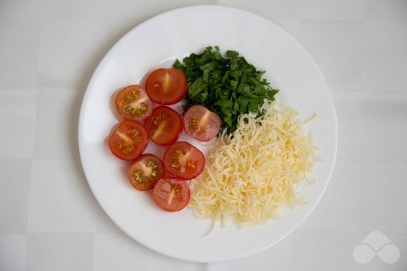 Омлет с помидорами и сыром в духовке – фото приготовления рецепта, шаг 1