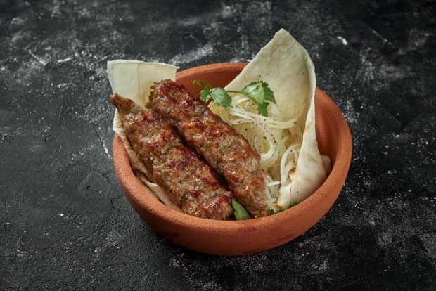 Люля-кебаб зі свинини на сковороді – простий і смачний рецепт, як приготувати покроково