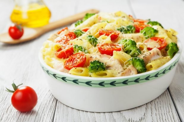 Запіканка з макаронів з куркою і овочами – простий і смачний рецепт, як приготувати покроково