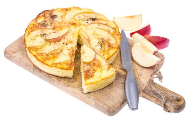 Сирна запіканка з яблуками в мультиварці – простий і смачний рецепт, як приготувати покроково