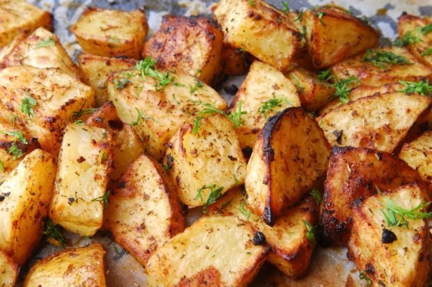 Класична картопля по-селянськи – простий і смачний рецепт, як приготувати покроково
