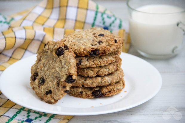 Вівсяне печиво з родзинками і горіхами-простий і смачний рецепт з фото (покроково)