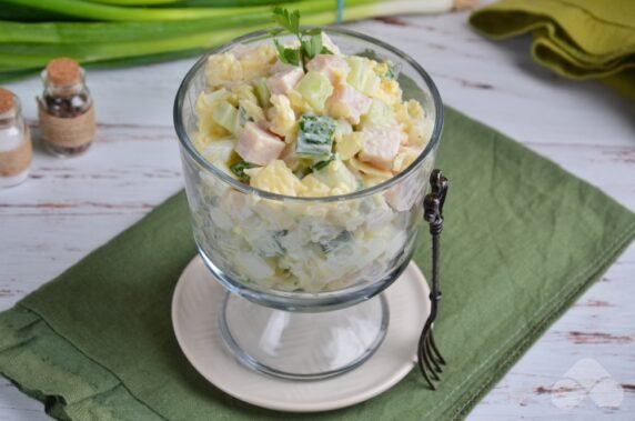 Салат с ветчиной, яйцом и сыром – фото приготовления рецепта, шаг 5
